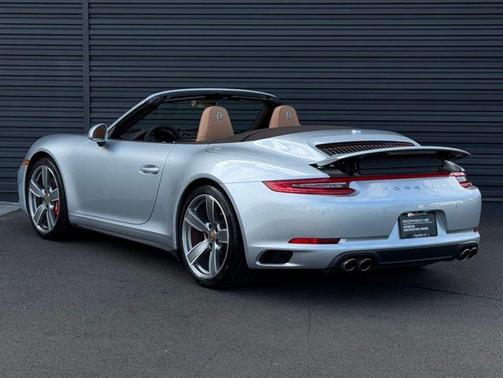 2018 Porsche 911 Carrera 4S Cabriolet