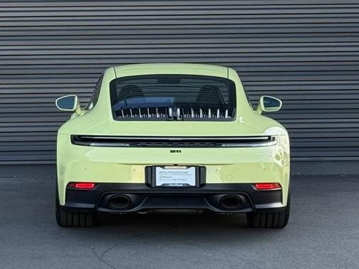 2025 Porsche 911 Carrera