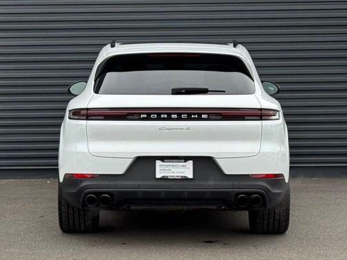 2024 Porsche Cayenne S
