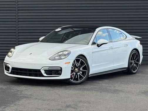 2023 Porsche Panamera GTS