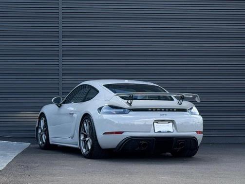 2023 Porsche 718 Cayman GT4