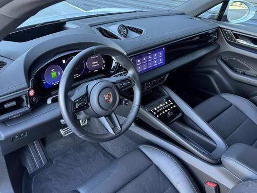 2025 Porsche Macan 4S