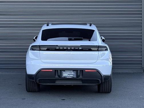 2025 Porsche Macan 4S