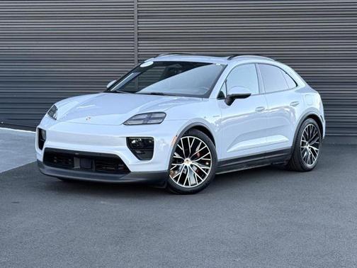 2025 Porsche Macan 4S