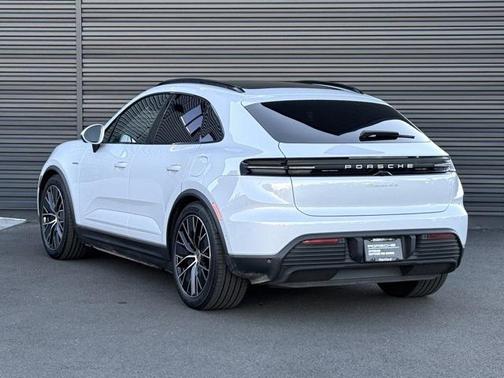 2025 Porsche Macan 4S