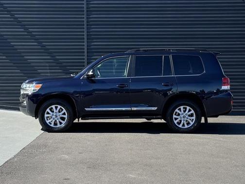 2019 Toyota Land Cruiser Base