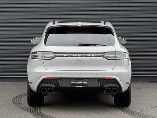 2026 Porsche Macan 
