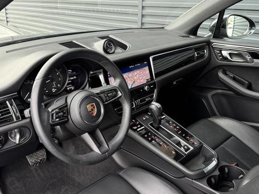 2023 Porsche Macan 