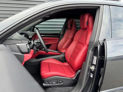 Volcano Grey Metallic 2026 Porsche Macan Macan Electric 4