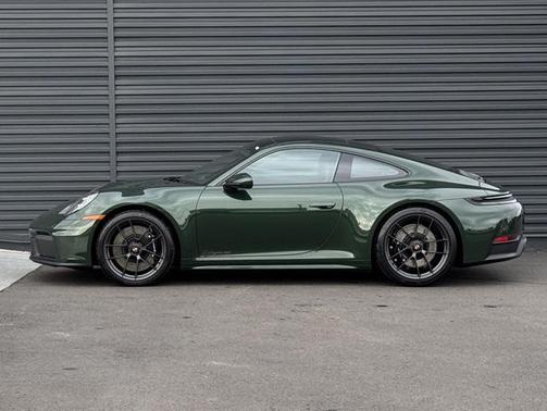2026 Porsche 911 Carrera 4 GTS