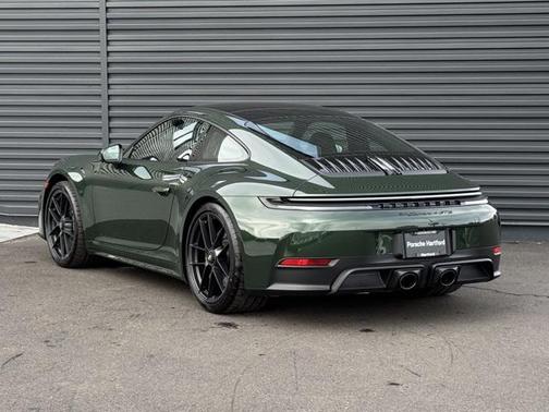 2026 Porsche 911 Carrera 4 GTS