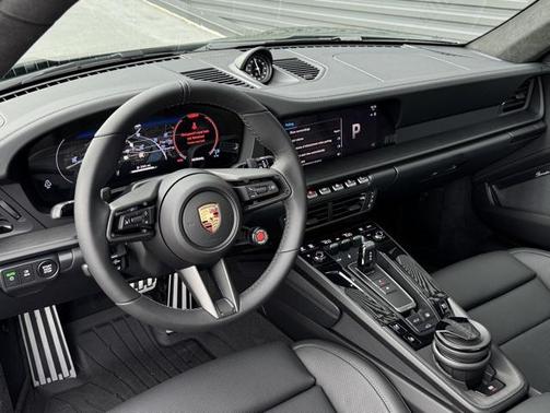 2026 Porsche 911 Carrera 4 GTS