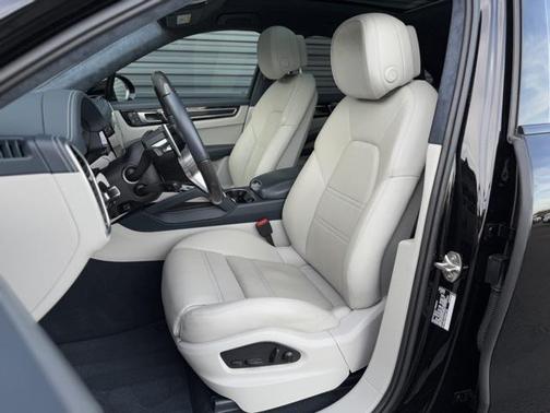 2022 Porsche Cayenne GTS