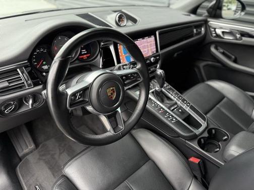 2021 Porsche Macan Base
