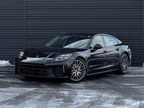 Jet Black Metallic 2026 Porsche Panamera 4