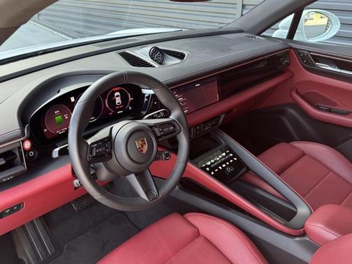 2025 Porsche Macan Electric