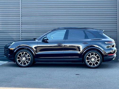 Black 2024 Porsche Cayenne Cayenne