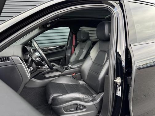 2022 Porsche Cayenne Cayenne
