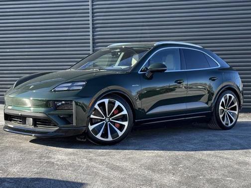 2024 Porsche Macan Turbo
