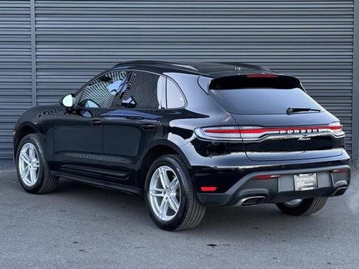 2022 Porsche Macan Base (PDK)