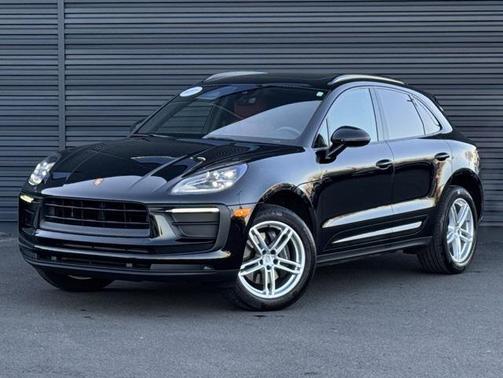2022 Porsche Macan Base (PDK)