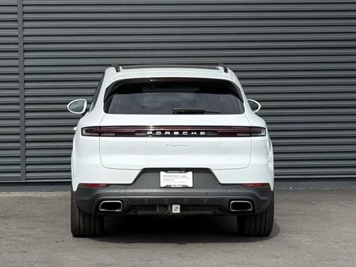 Carrara White Metallic 2024 Porsche Cayenne Cayenne