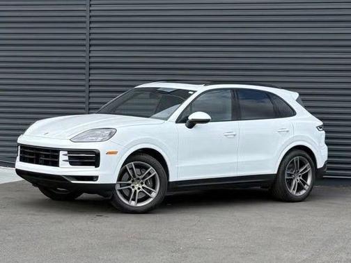Carrara White Metallic 2024 Porsche Cayenne Cayenne