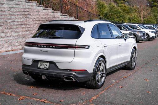 Carrara White Metallic 2024 Porsche Cayenne Cayenne