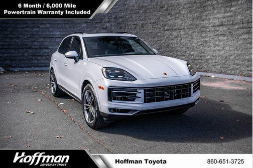 Carrara White Metallic 2024 Porsche Cayenne Cayenne