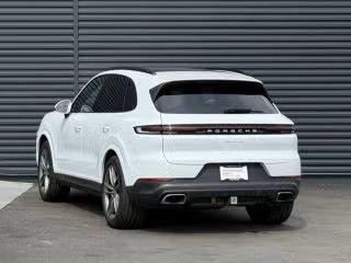 Carrara White Metallic 2024 Porsche Cayenne Cayenne
