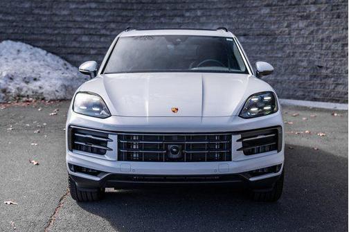 Carrara White Metallic 2024 Porsche Cayenne Cayenne