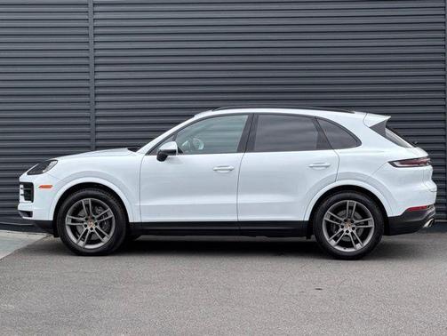 Carrara White Metallic 2024 Porsche Cayenne Cayenne