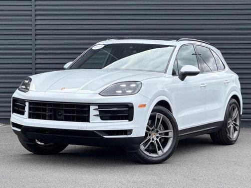 Carrara White Metallic 2024 Porsche Cayenne Cayenne