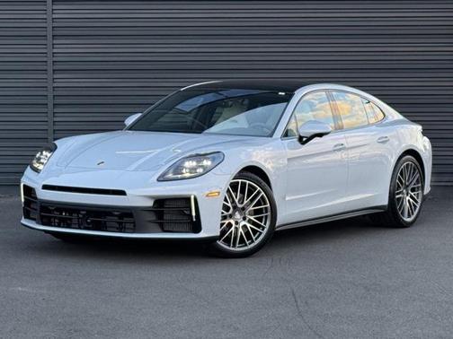 2026 Porsche Panamera 4