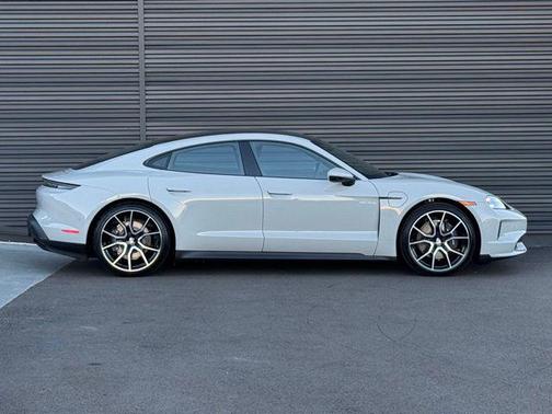 2026 Porsche Taycan 4