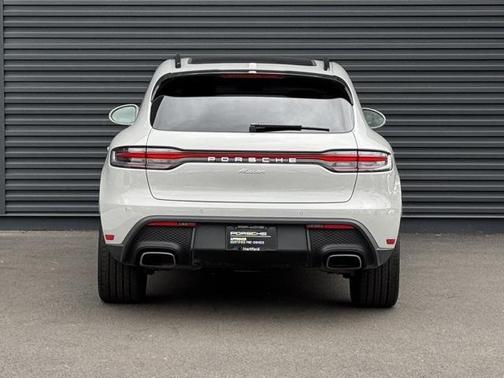 2025 Porsche Macan T