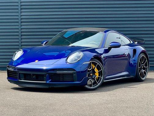 Gentian Blue Metallic 2025 Porsche 911 Turbo