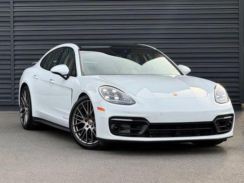 Carrara White Metallic 2023 Porsche Panamera Platinum Edition