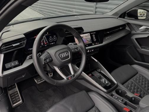 2022 Audi RS 3 TFSI quattro S tronic