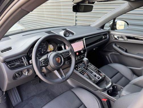Volcano Grey Metallic 2026 Porsche Macan Macan