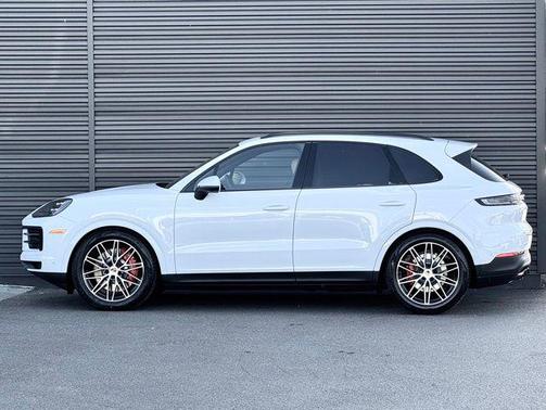Carrara White Metallic 2026 Porsche Cayenne S