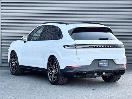 Carrara White Metallic 2026 Porsche Cayenne S