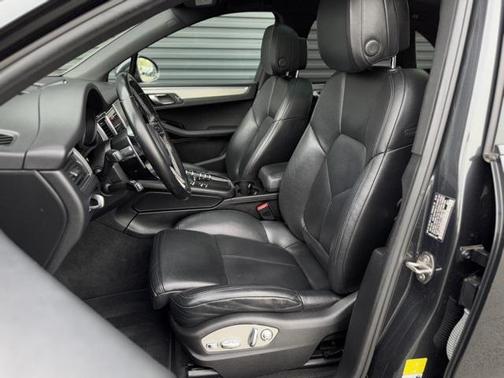 2018 Porsche Macan Base