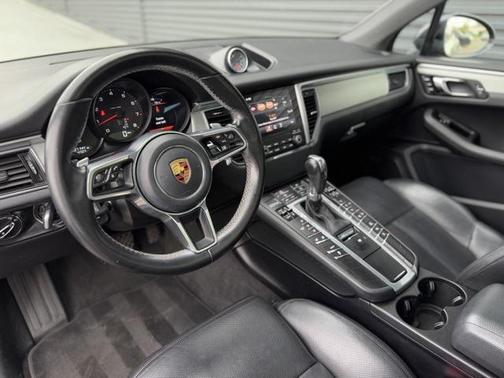 2018 Porsche Macan Base