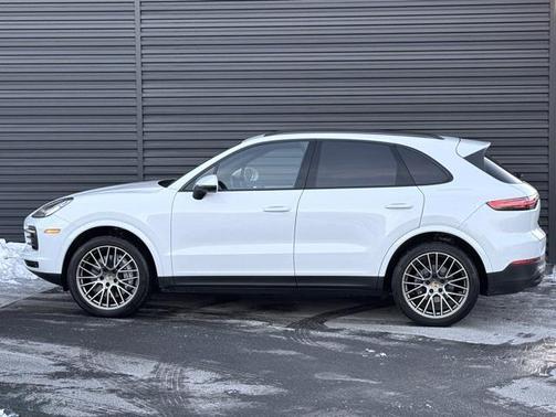 2023 Porsche Cayenne Platinum Edition