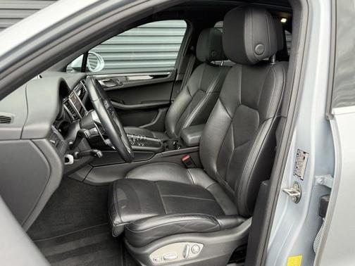 2018 Porsche Macan Base