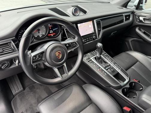 2018 Porsche Macan Base