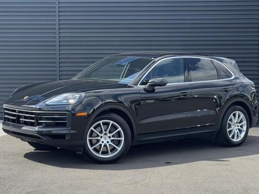 2024 Porsche Cayenne Base (Tiptronic)