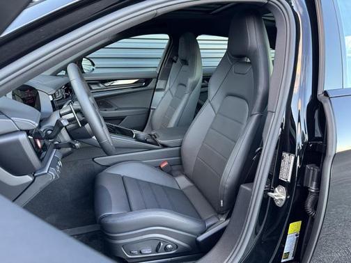 2026 Porsche Panamera 4