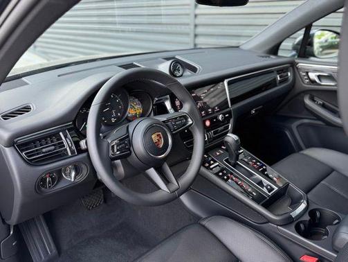 Volcano Grey Metallic 2026 Porsche Macan Macan